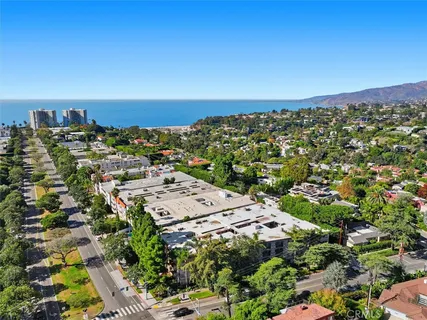 $959,000 | 222 7th Street, Unit 202, Santa Monica, CA 90402