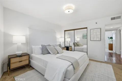 $959,000 | 222 7th Street, Unit 202, Santa Monica, CA 90402