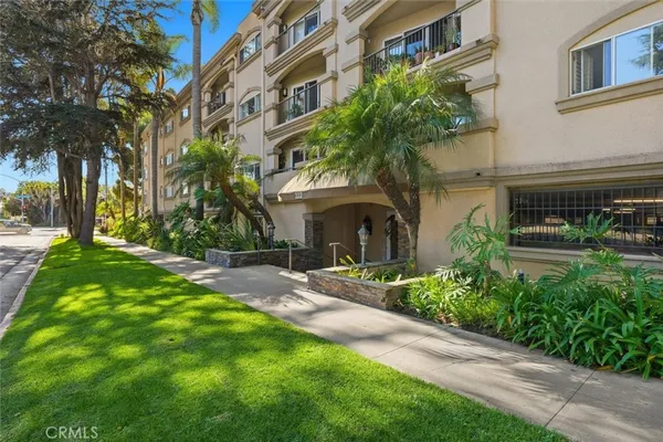 $959,000 | 222 7th Street, Unit 202, Santa Monica, CA 90402