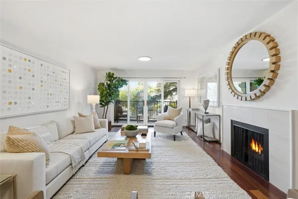 $959,000 | 222 7th Street, Unit 202, Santa Monica, CA 90402