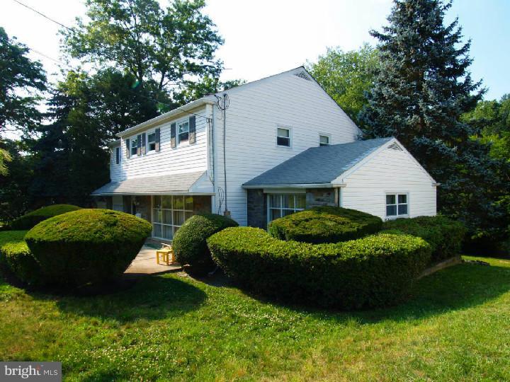 324 Golf Hills Road Havertown, PA 19083 - Photo 3 of 24 Gallery Image 3
