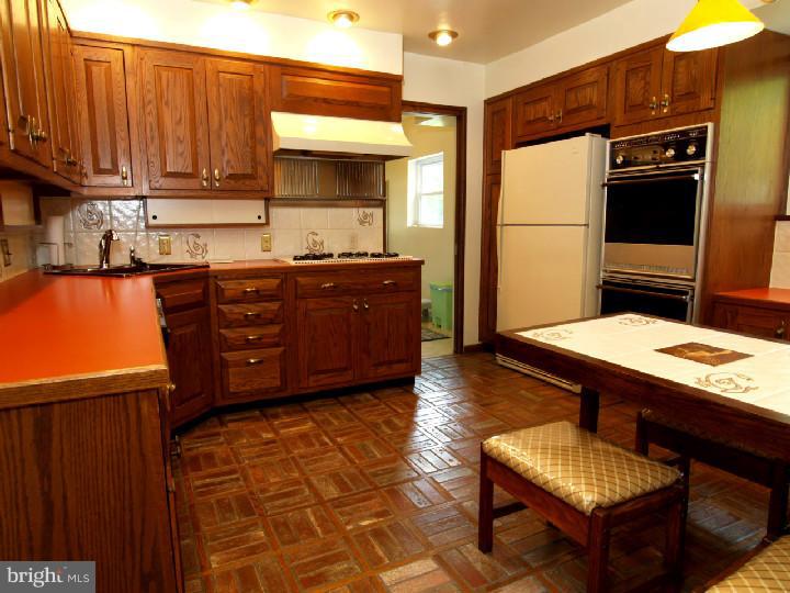 324 Golf Hills Road Havertown, PA 19083 - Photo 10 of 24 Gallery Image 10