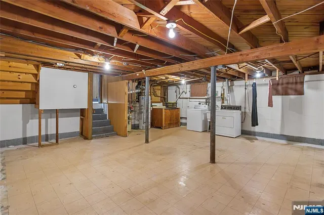 $649,000 | 407 Van Luyn Terrace, Saddle Brook, NJ 07663