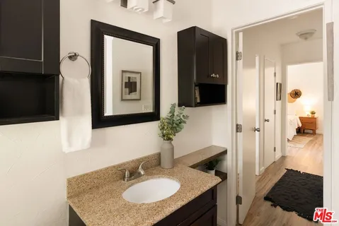 $500,000 | 3641 Kalsman Drive, Unit 4, Los Angeles, CA 90016