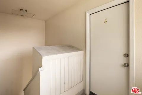 $500,000 | 3641 Kalsman Drive, Unit 4, Los Angeles, CA 90016