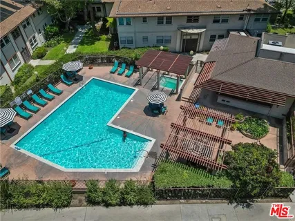 $500,000 | 3641 Kalsman Drive, Unit 4, Los Angeles, CA 90016