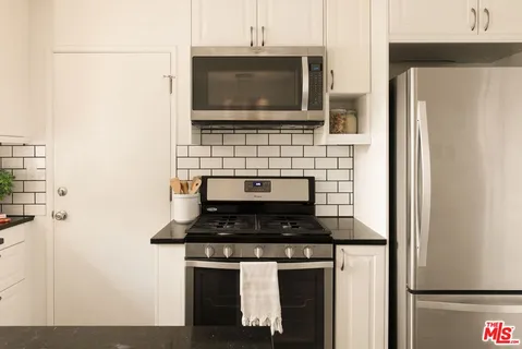 $500,000 | 3641 Kalsman Drive, Unit 4, Los Angeles, CA 90016