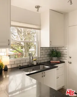 $500,000 | 3641 Kalsman Drive, Unit 4, Los Angeles, CA 90016