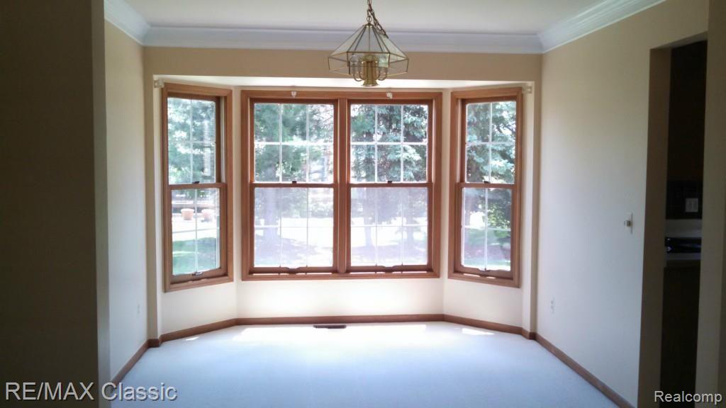45395 Glengarry Road Canton, MI 48188 - Photo 17 of 45 011.jpg