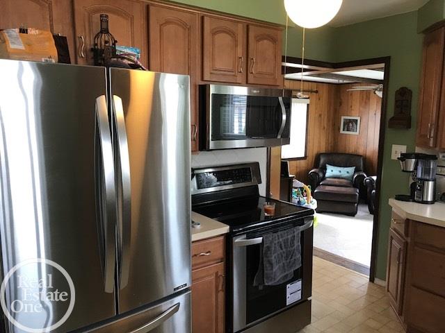 1118 West 13 Mile Road Royal Oak, MI 48073 - Photo 22 of 33