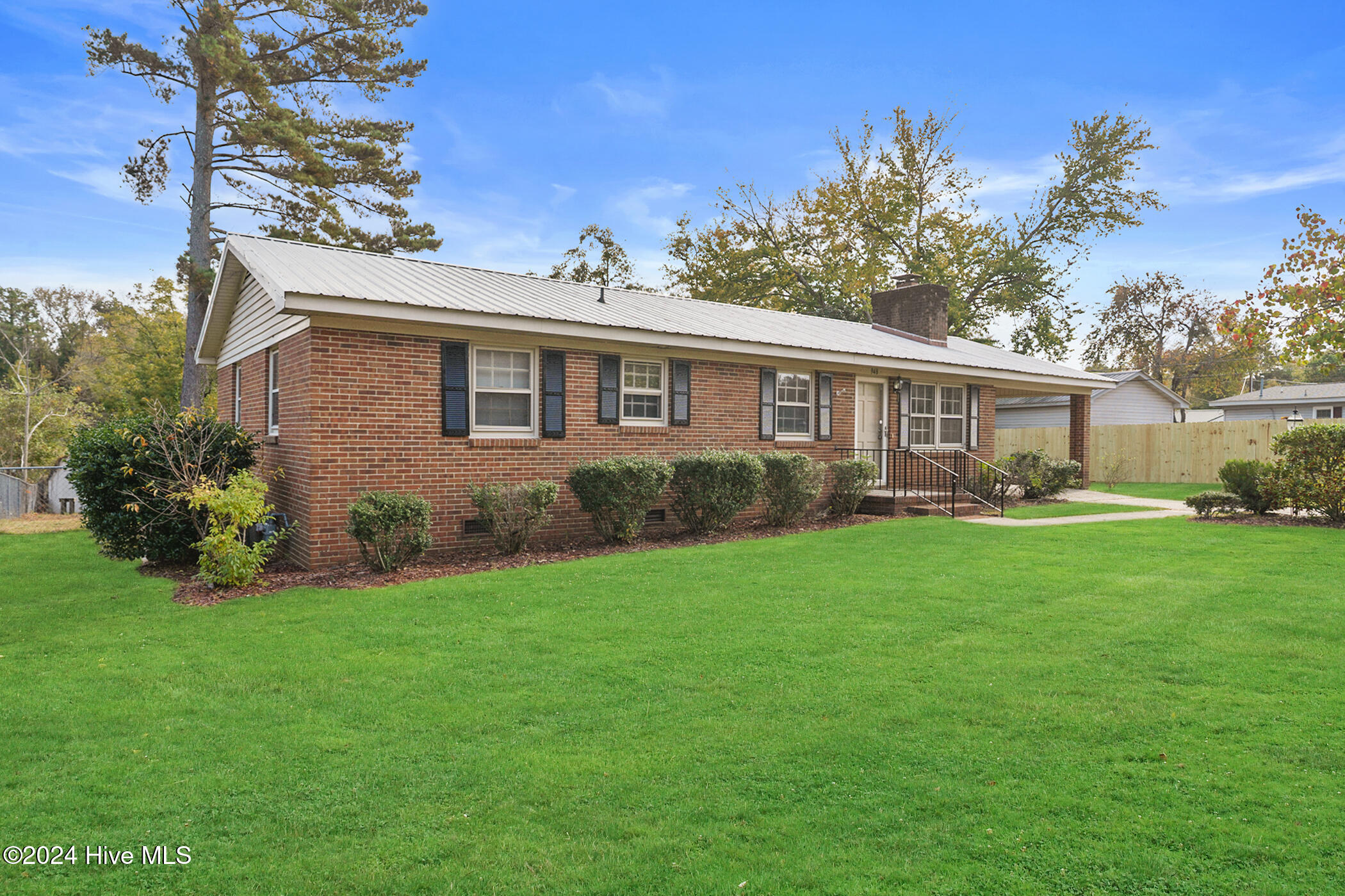 948 Montclair Avenue Rockingham, NC 28379 - Photo 2 of 25 DSC03287
