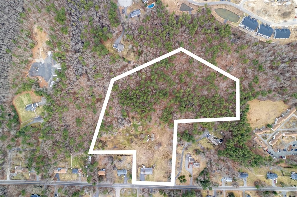 a view of a small yard