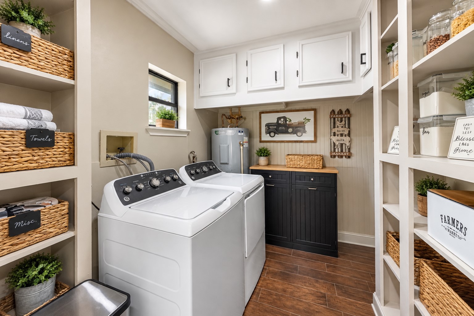22698 Brook Forest Road New Caney, TX 77357 - Photo 30 of 46 Laundry room with extensive built-in shelving and storage!