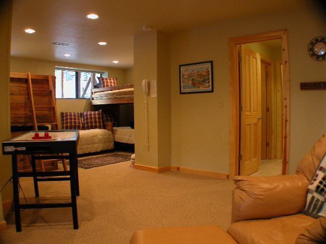 1116 Martis Landing Truckee, CA 96161 - Photo 5 of 7 a living room with furniture