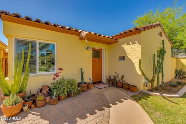 $699,999 | 1413 West Glenrosa Avenue, Phoenix, AZ 85013
