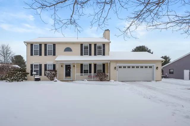 $395,000 | 9445 Treetop Drive, Galesburg, MI 49053