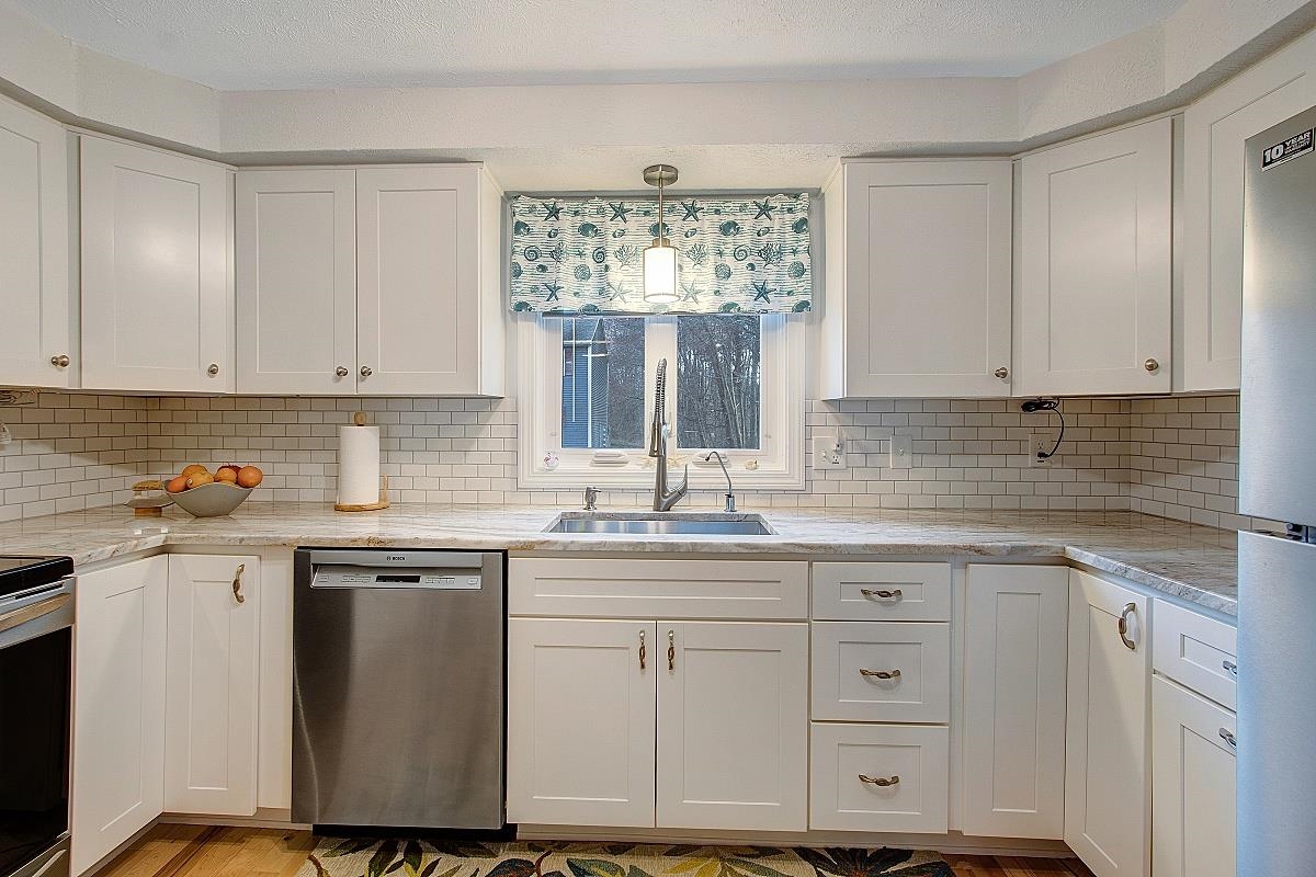 81 Seabury Hampton, NH 03842 - Photo 11 of 38