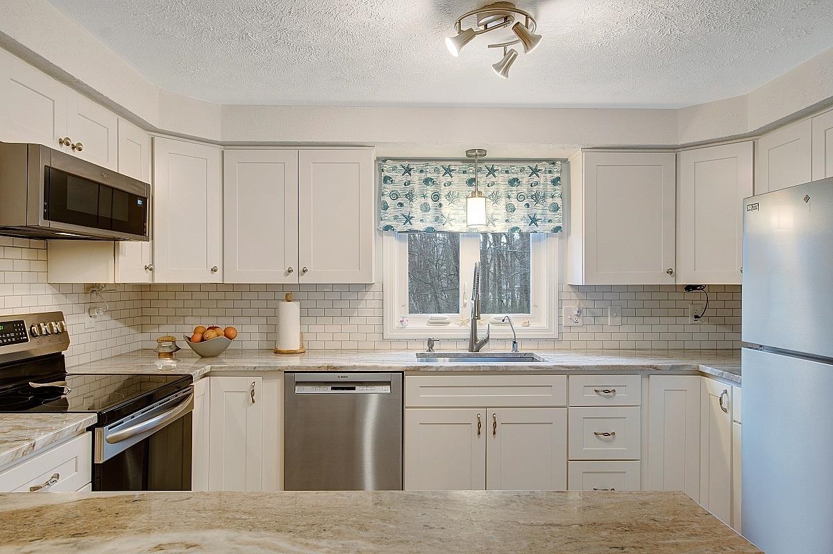 81 Seabury Hampton, NH 03842 - Photo 12 of 38