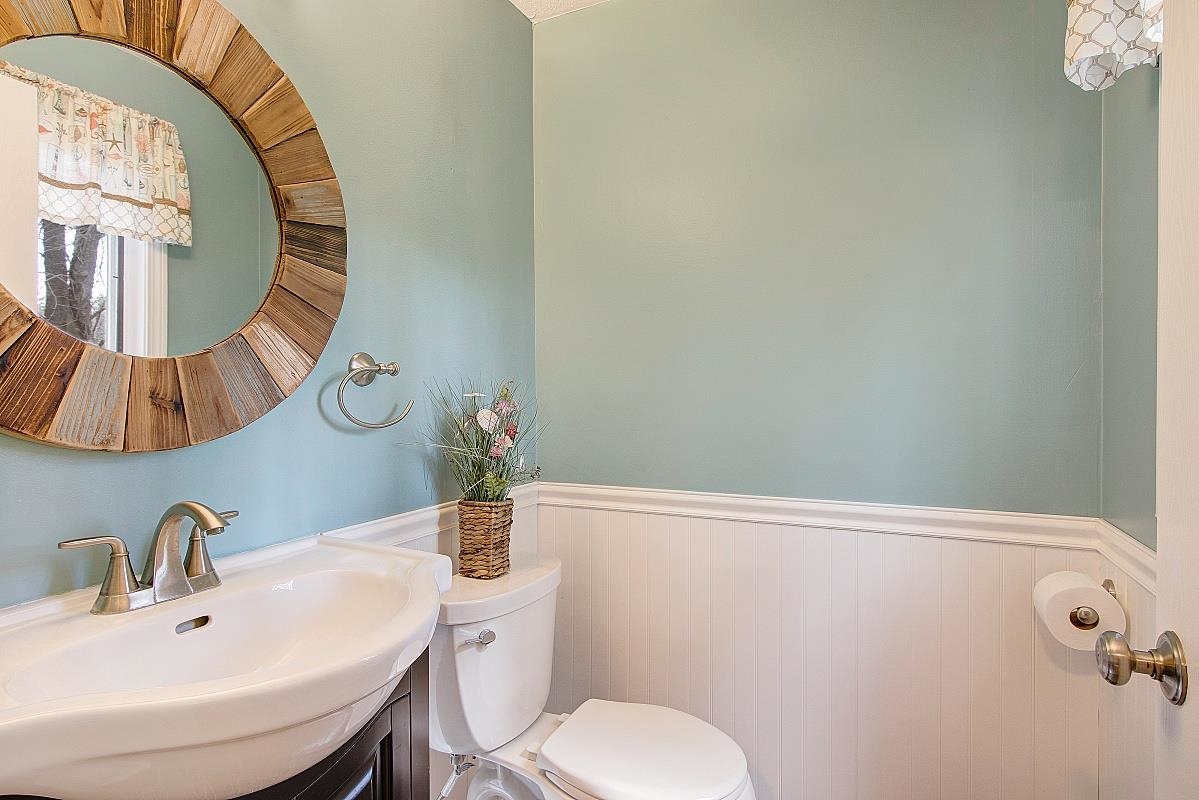 81 Seabury Hampton, NH 03842 - Photo 13 of 38