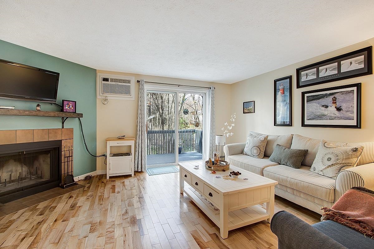 81 Seabury Hampton, NH 03842 - Photo 6 of 38