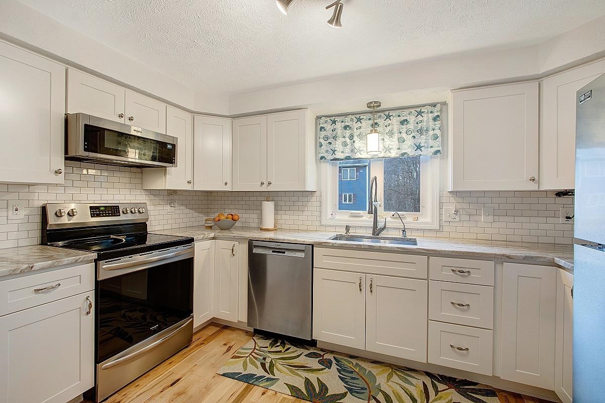 81 Seabury Hampton, NH 03842 - Photo 10 of 38