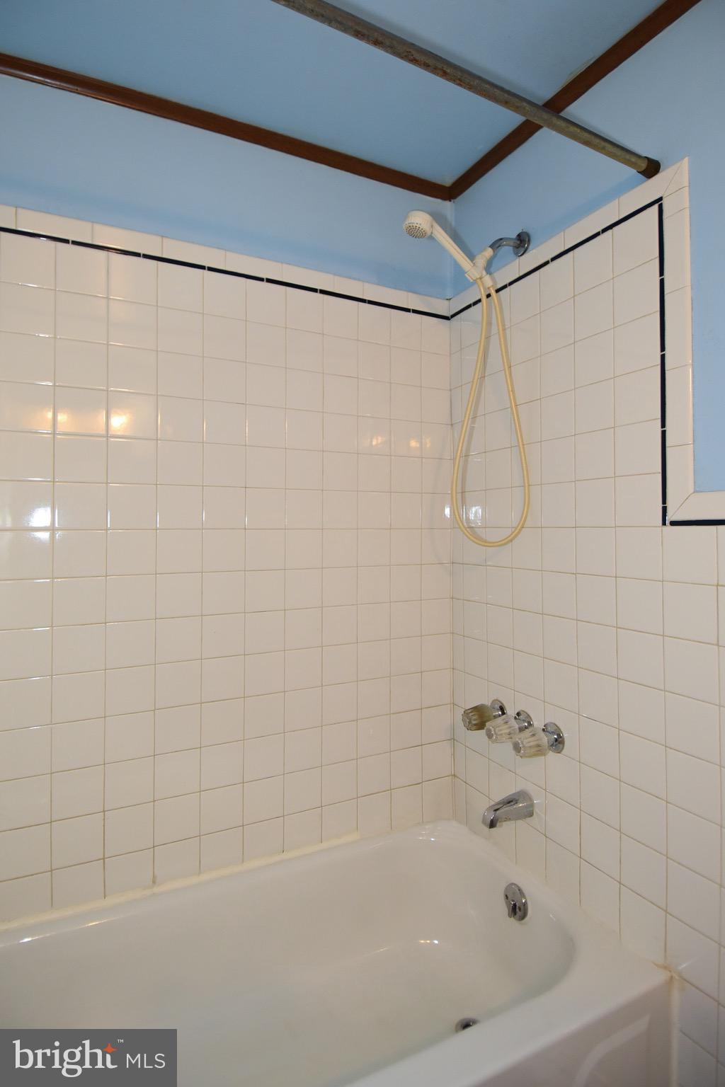 987 Ramoth Church Road Fredericksburg, VA 22406 - Photo 20 of 37 Bathroom