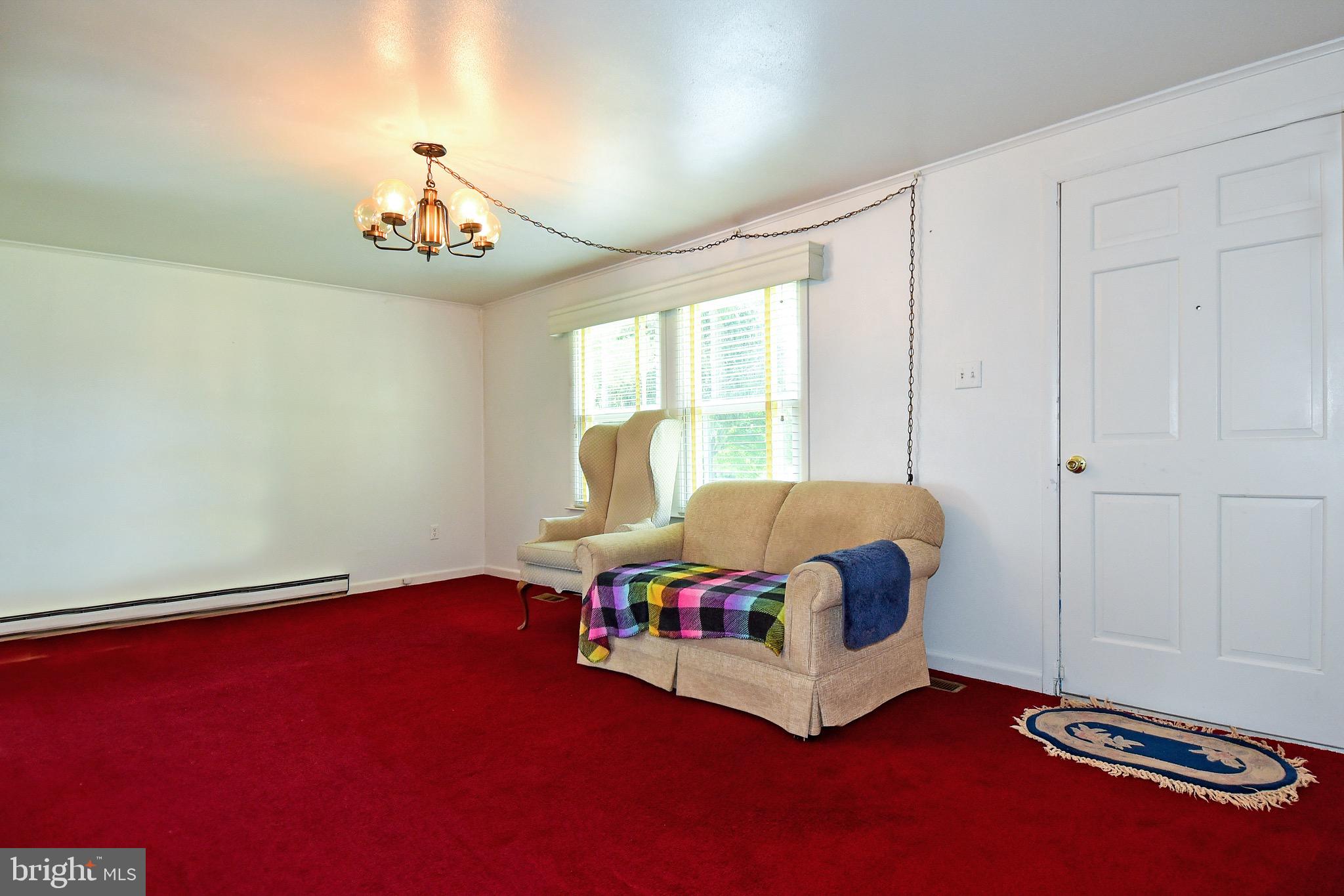 987 Ramoth Church Road Fredericksburg, VA 22406 - Photo 4 of 37 Living Room