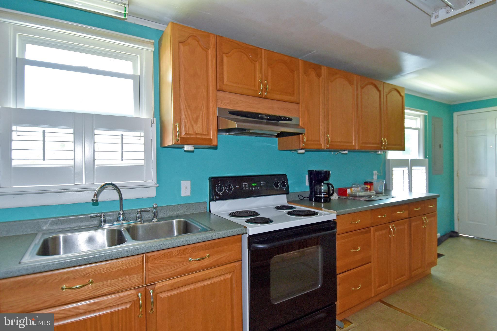 987 Ramoth Church Road Fredericksburg, VA 22406 - Photo 9 of 37 Kitchen