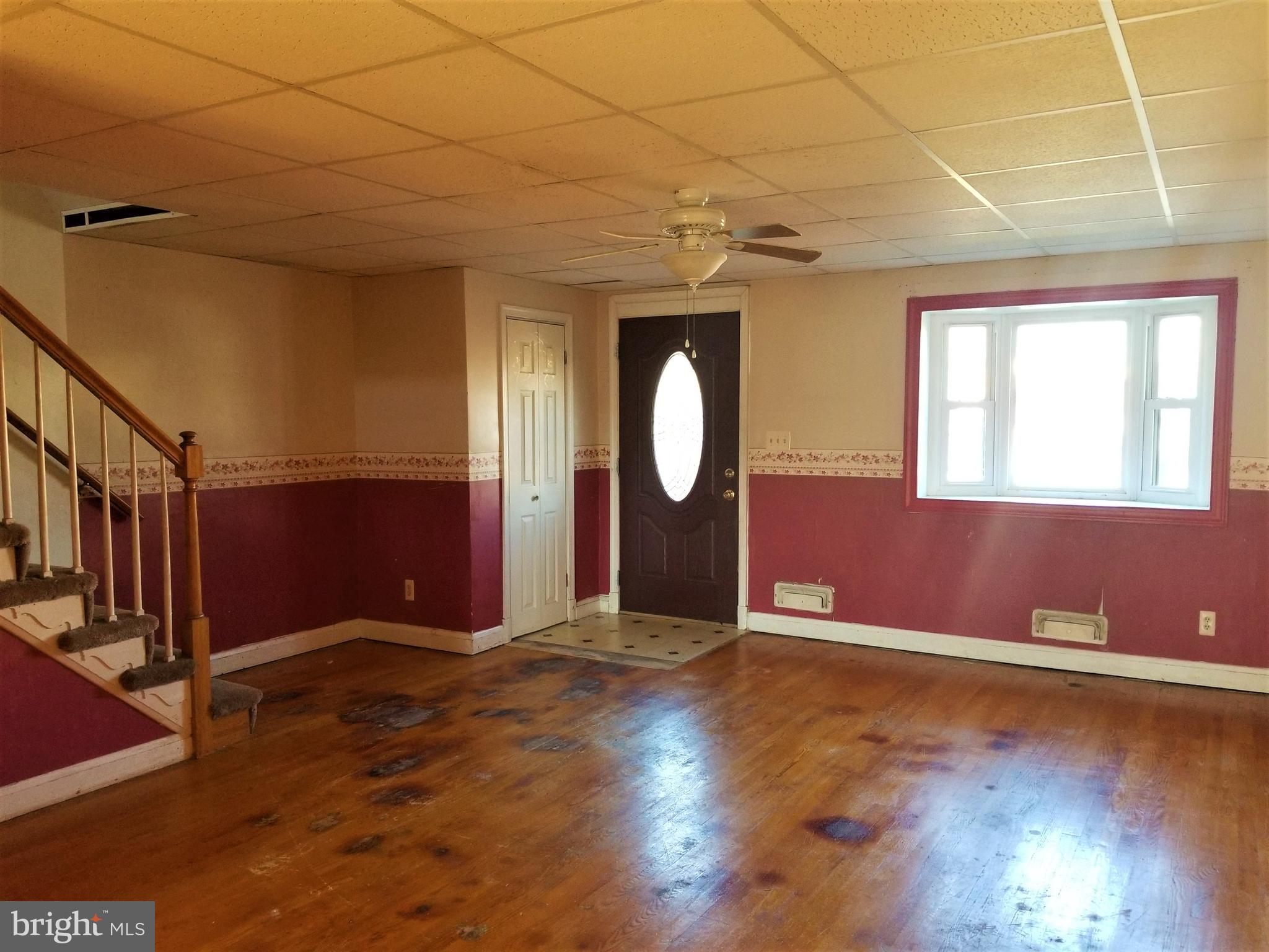 1904 Church Road Baltimore, MD 21222 - Photo 4 of 27 Living Room