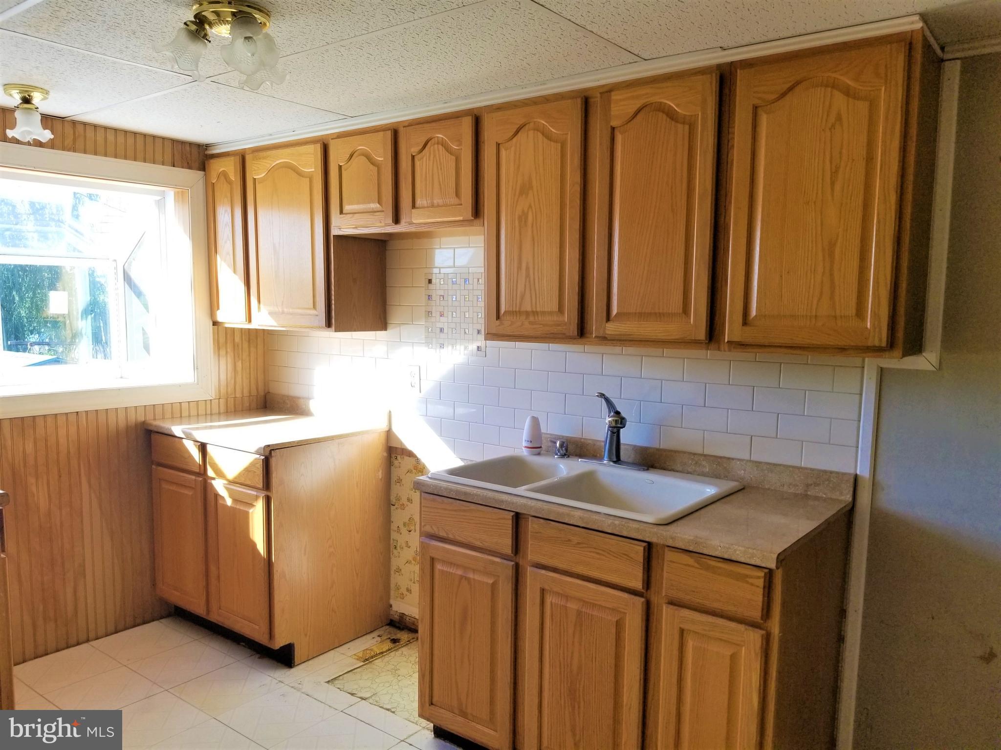 1904 Church Road Baltimore, MD 21222 - Photo 7 of 27 Kitchen