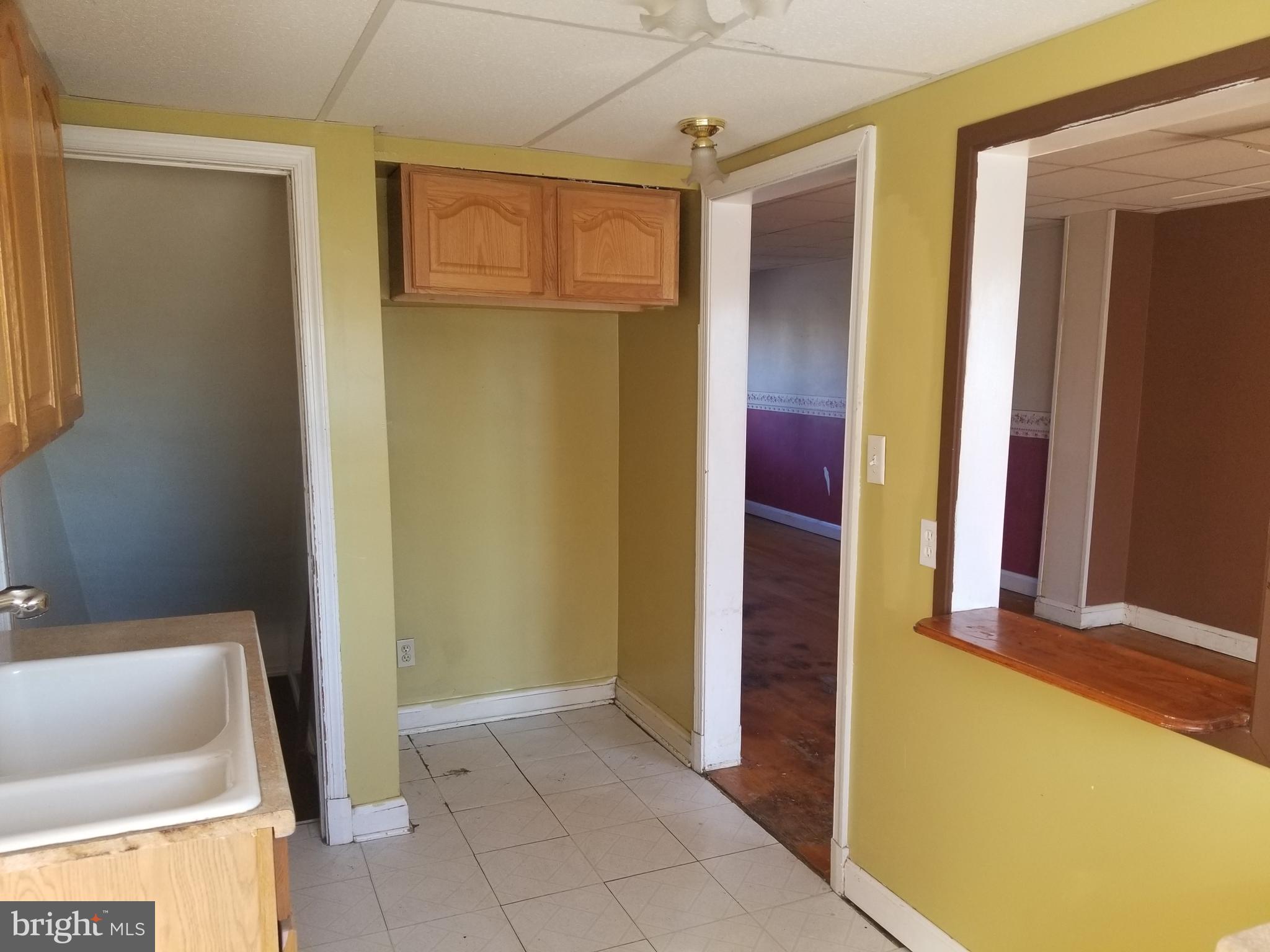 1904 Church Road Baltimore, MD 21222 - Photo 8 of 27 Kitchen