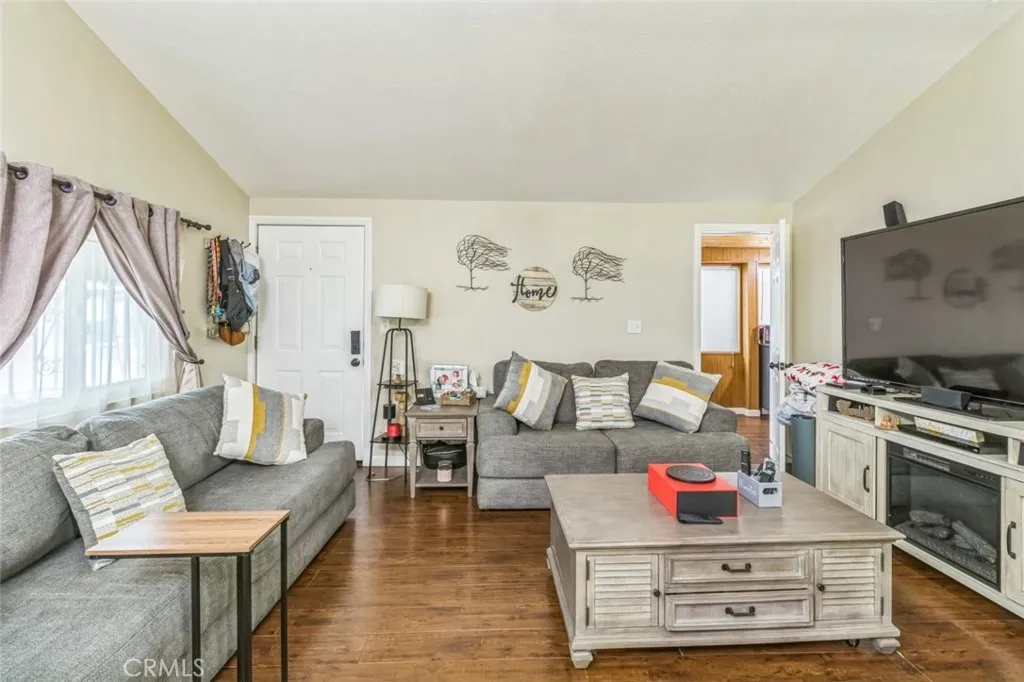 8221 Ilex, Unit 10 Fontana, CA 92335 - Photo 15 of 27