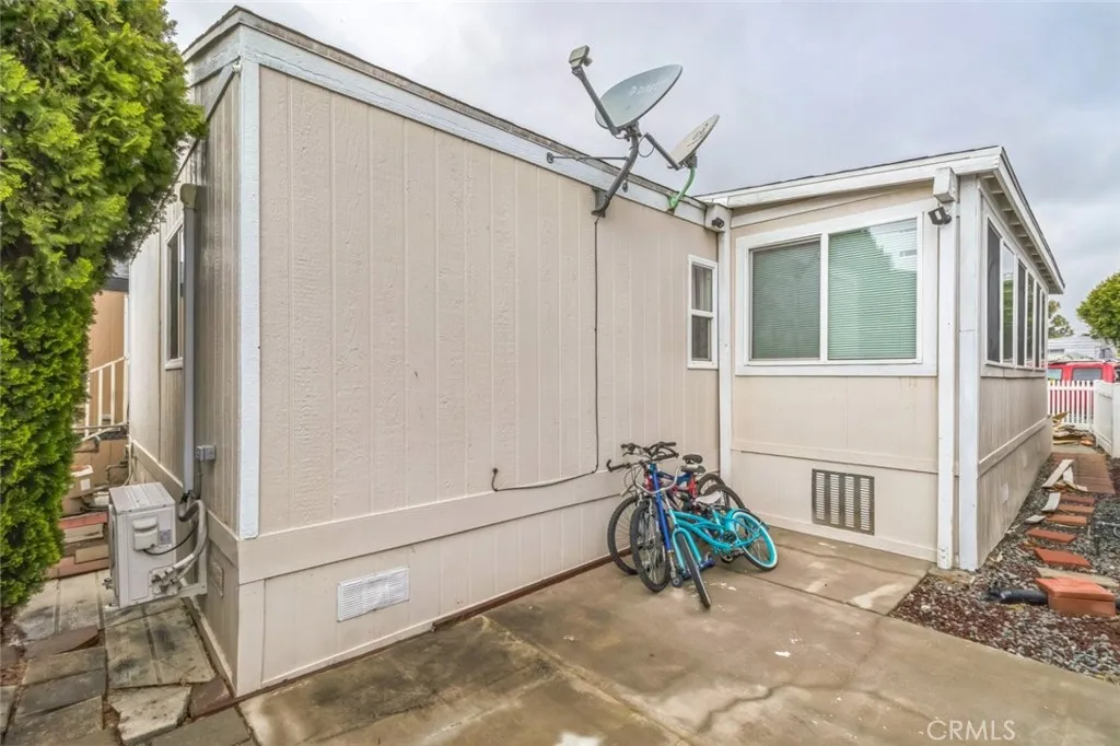 8221 Ilex, Unit 10 Fontana, CA 92335 - Photo 3 of 27