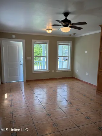 $950 | 2712 North 14th Street, Ocean Springs, MS 39564