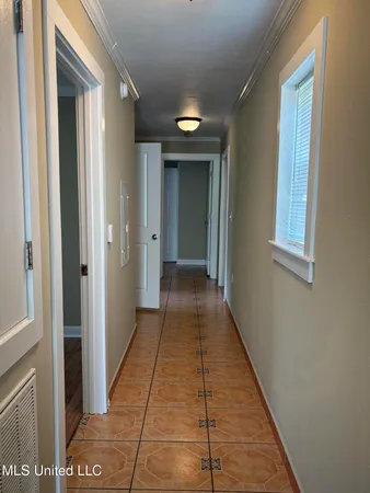 $950 | 2712 North 14th Street, Ocean Springs, MS 39564