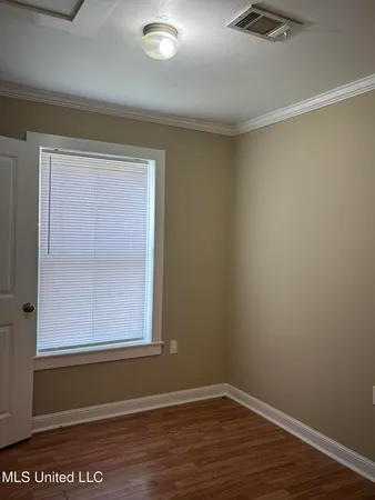 $950 | 2712 North 14th Street, Ocean Springs, MS 39564