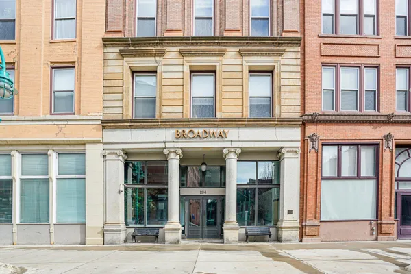 $489,900 | 234 North Broadway, Unit 510, Milwaukee, WI 53202