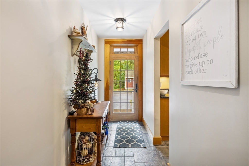 36 Mill Road West Brookfield, MA 01585 - Photo 5 of 41 Gallery Image 5