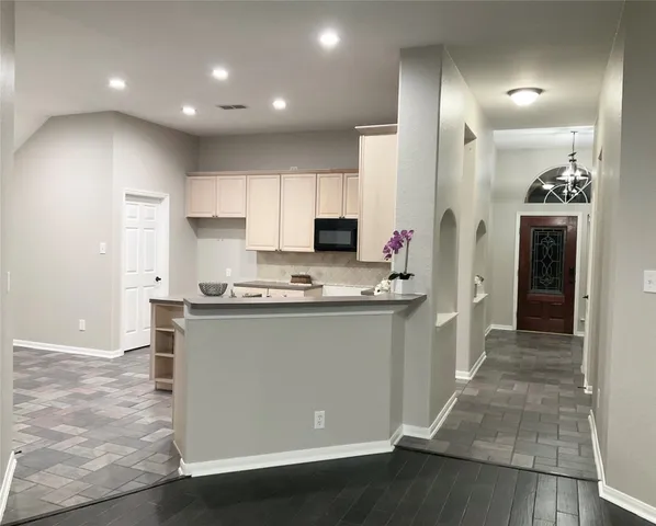 $2,500 | 43 North Merryweather Circle, The Woodlands, TX 77384