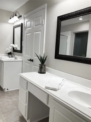 $2,500 | 43 North Merryweather Circle, The Woodlands, TX 77384