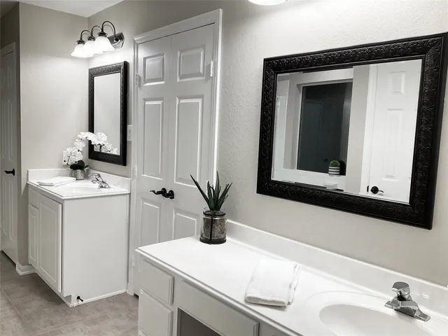 $2,500 | 43 North Merryweather Circle, The Woodlands, TX 77384