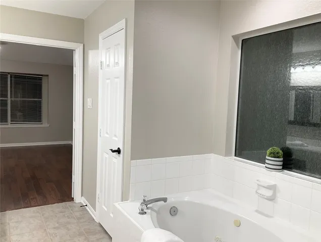 $2,500 | 43 North Merryweather Circle, The Woodlands, TX 77384