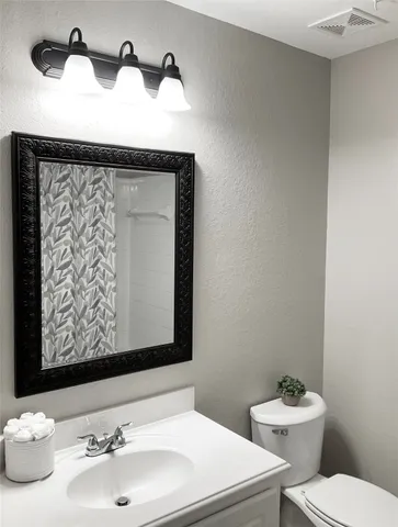 $2,500 | 43 North Merryweather Circle, The Woodlands, TX 77384