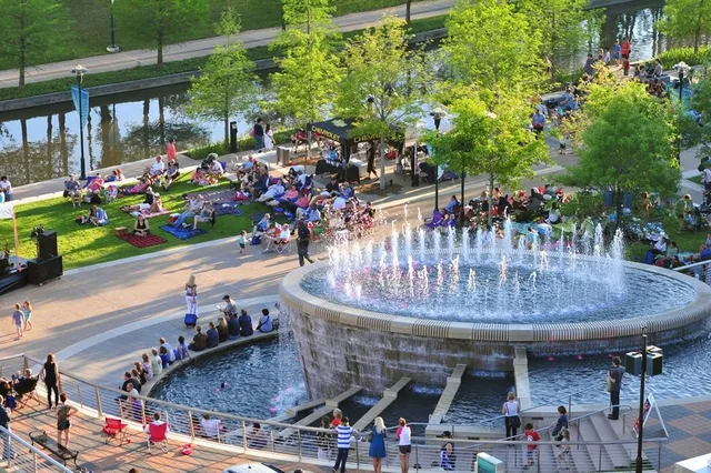 $2,500 | 43 North Merryweather Circle, The Woodlands, TX 77384