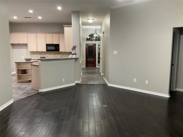 $2,500 | 43 North Merryweather Circle, The Woodlands, TX 77384