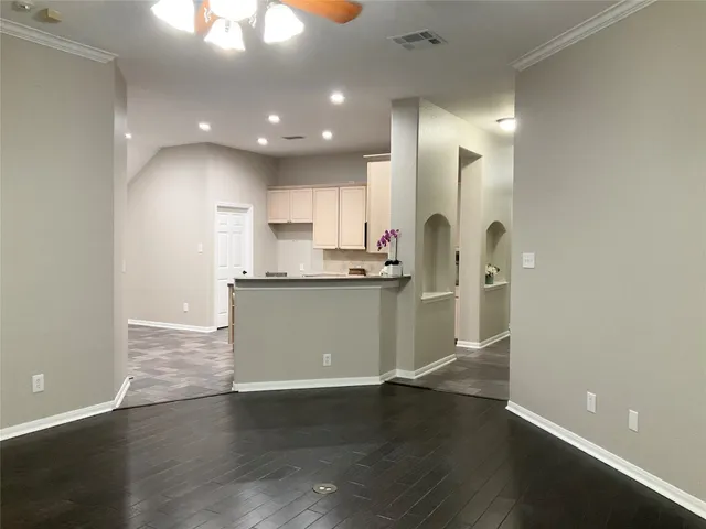 $2,500 | 43 North Merryweather Circle, The Woodlands, TX 77384