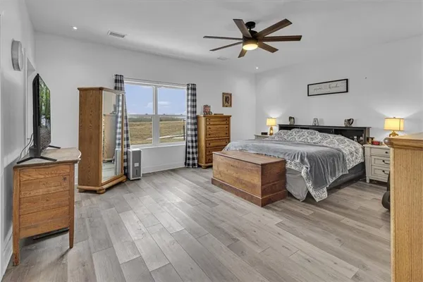 $1,049,000 | 8944 Southpoint Drive, Richmond, MO 64085