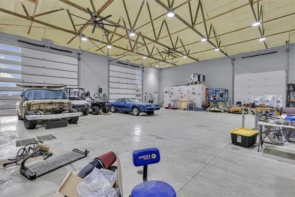 $1,049,000 | 8944 Southpoint Drive, Richmond, MO 64085