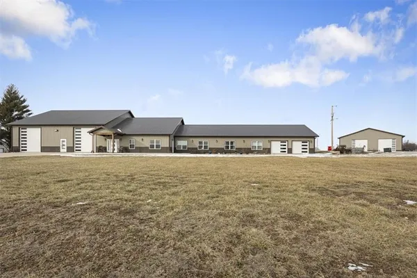 $1,049,000 | 8944 Southpoint Drive, Richmond, MO 64085