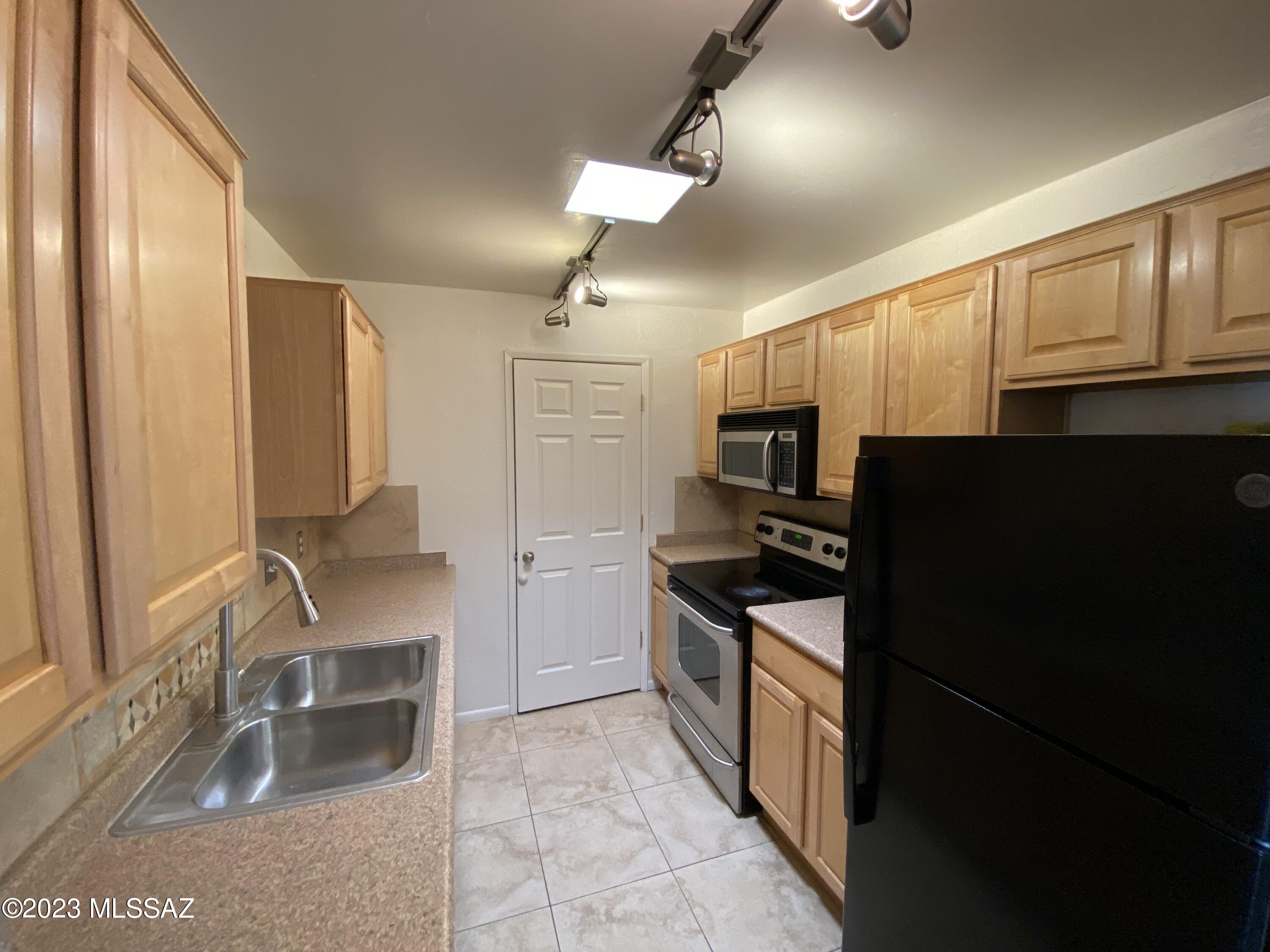 625 South Prudence Road, Unit 206 Tucson, AZ 85710 - Photo 5 of 18